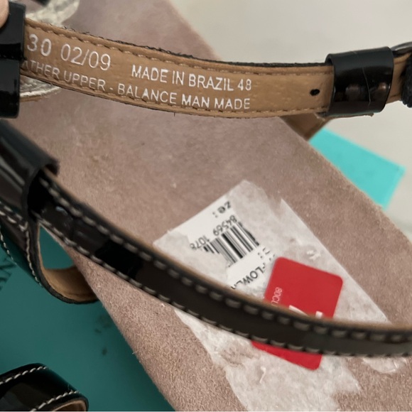 Clarks Artisan  Sandals Sz 7 NWT - Picture 7 of 12